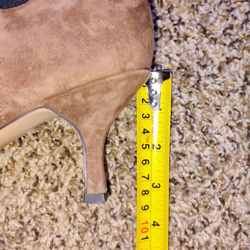 Ann Taylor Brown Suede Ankle Booties – 8.5M, Pointed Toe, Like New, Holiday Chic